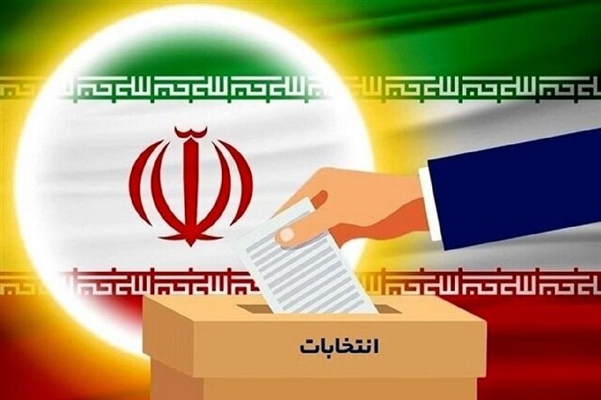 جشن تکلیف سیاسی ۹۰۰ دانش آموز رای‌اولی در مهاباد برگزارشد