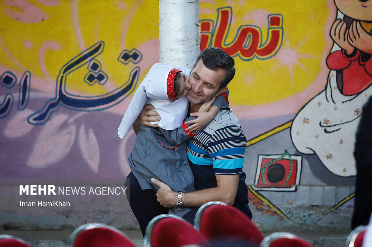 جشن شکوفه‌ها در همدان