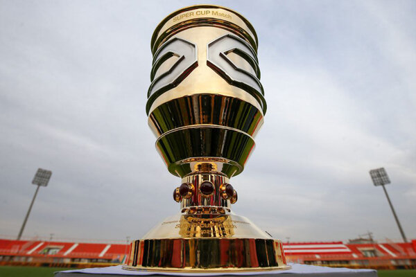 جشن متفاوت استقلال بعد از قهرمانی/ «جام» روی دستان کاپیتان آرام!