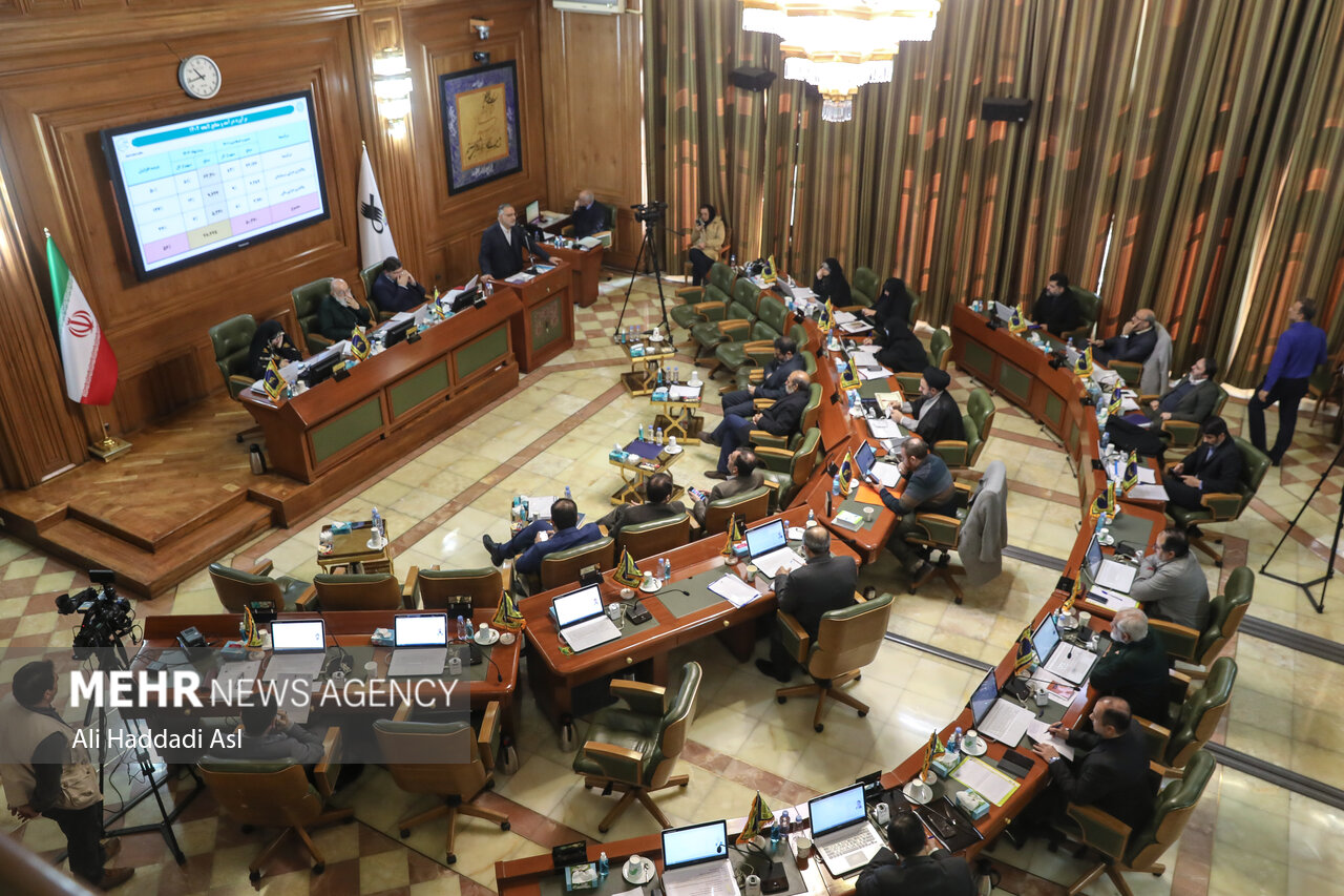 جلسه دو شیفته شورای شهر برای تصویب ردیف های بودجهشهرداری