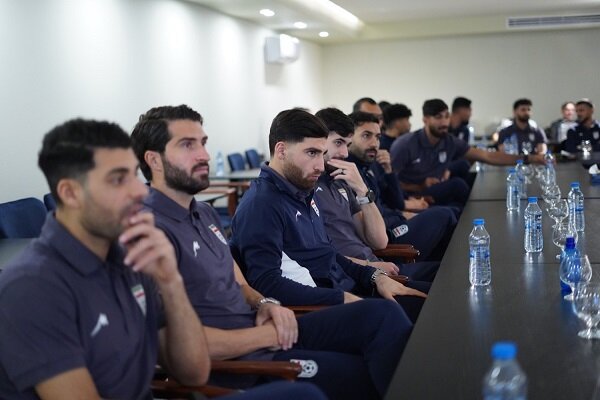 جلسه فنی و تمرین ملی‌پوشان فوتبال در سالن برگزار شد