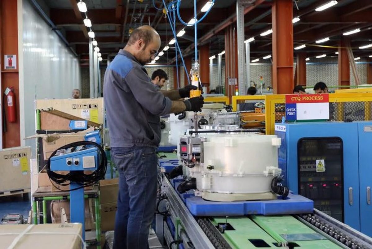 جلوگیری از تعطیلی ۲ واحد تولید فولاد/ حفظ اشتغال ۴۰۰ نیروی
کار