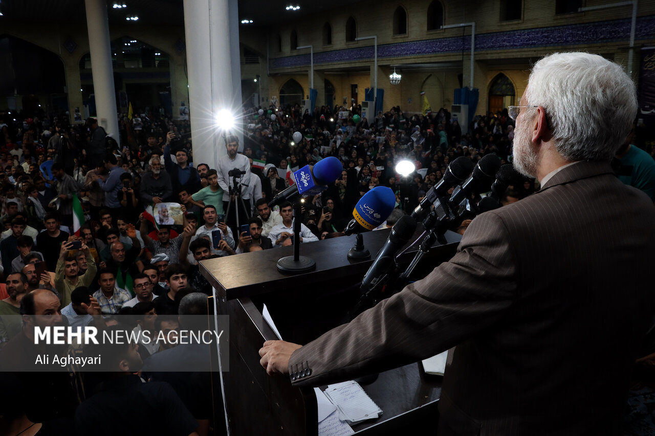 جلیلی: شهید رییس رشد اقتصادی را ترقی داد