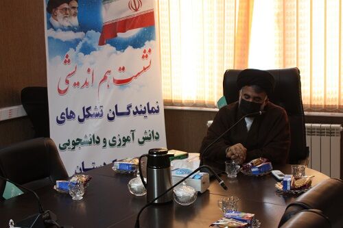 جوانان انقلابی پیشقراولان جنگ نرم با دشمن هستند