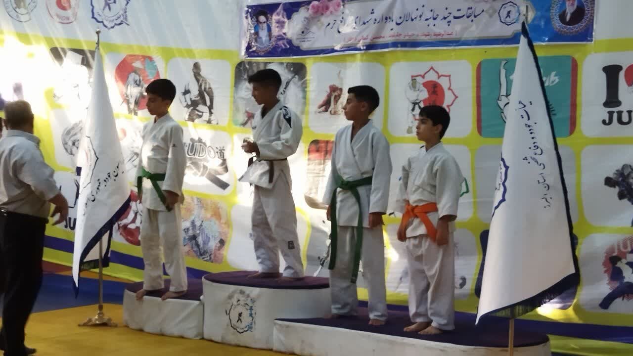 جودوکاران نونهال کردستانی پنج مدال نقره و برنز کسب
کردند