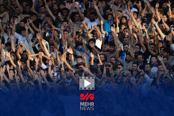 جیمی جامپ در حاشیه بازی استقلال و فجرسپاسی