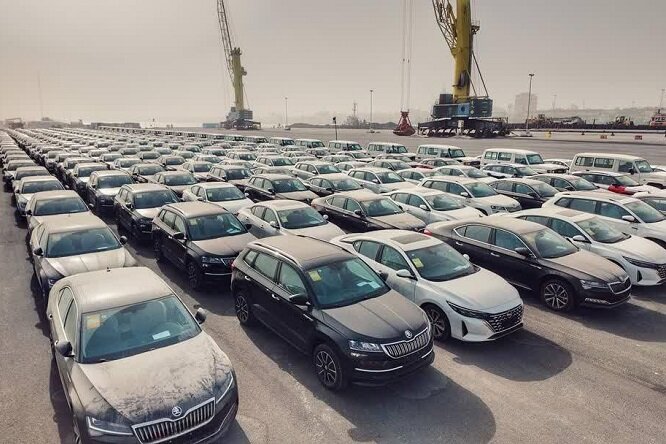 حذف آزمونهای غیر ضروری مرتبط با ترخیص هزاران خودرو برقی وارداتی