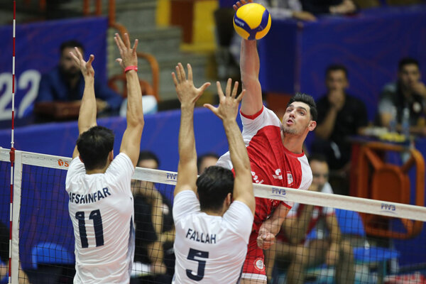 حرکت تخت گاز «هراز» در صدر بدون شکست/ پیکان جای سیرجان را گرفت