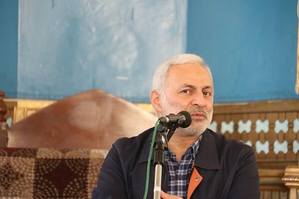 حرکت توفنده انقلاب اسلامی همچنان پیشتاز و پیشرو آزادگان جهان
است