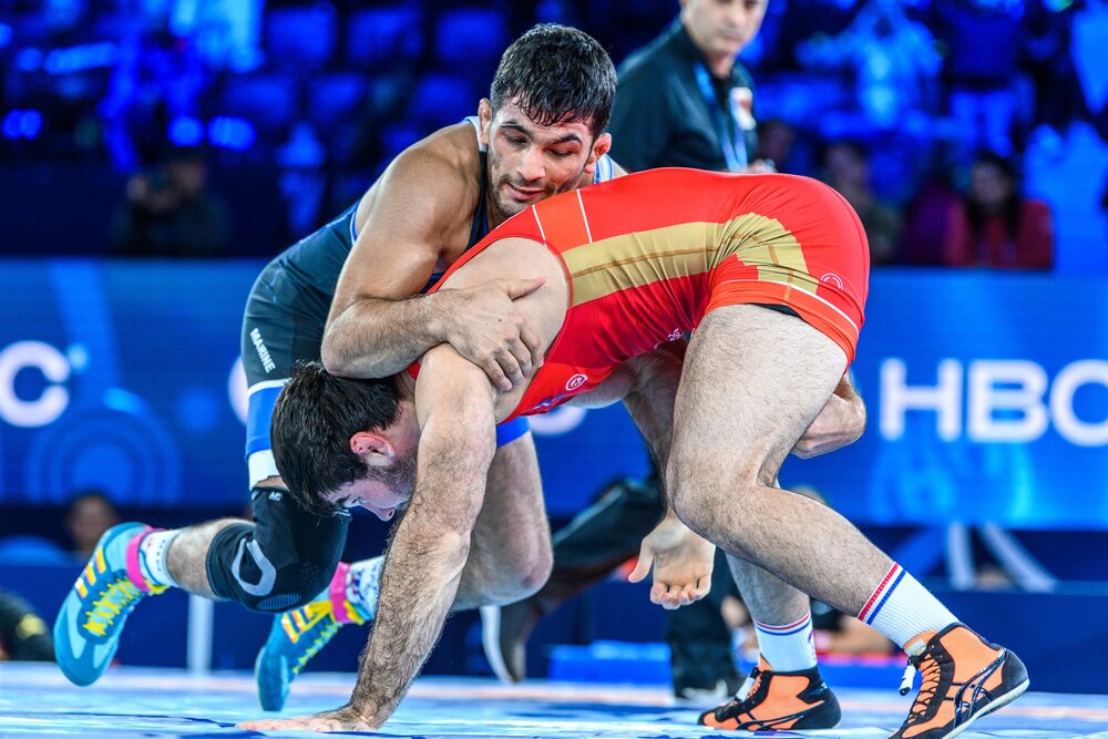 حسن یزدانی امروز در قزاقستان به روی تشک میرود