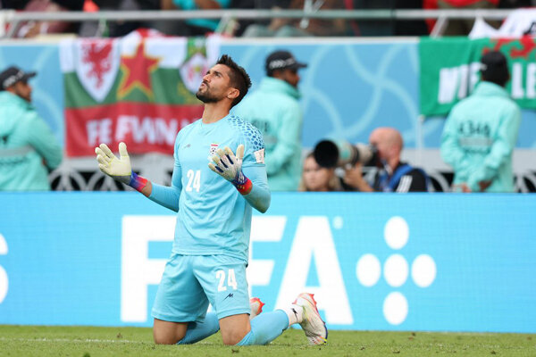 حسینی: برای بازی در تیم ملی لحظه شماری میکردم/بازی سختی رابردیم