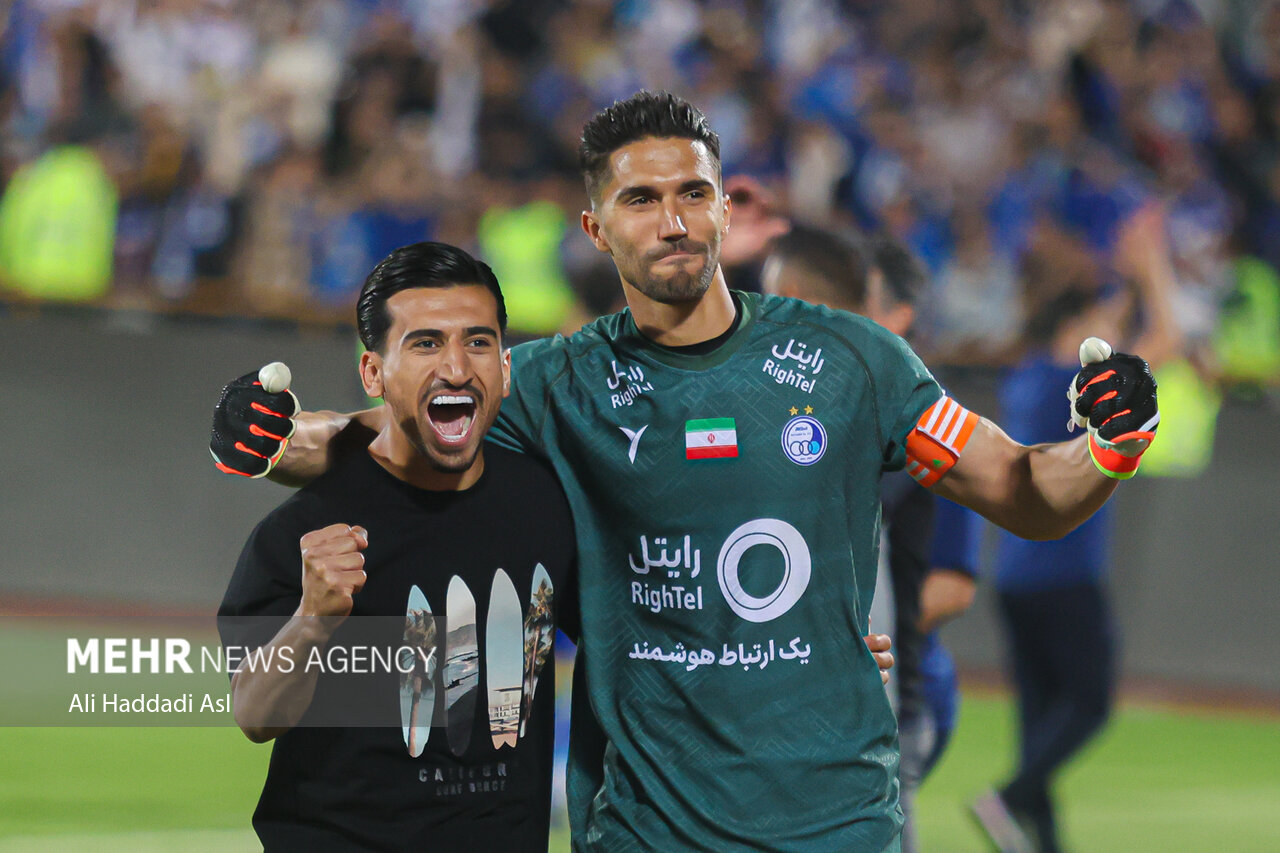 حسینی پس از دریافت جایزه بهترین دروازه‌بان: دلتنگ تیم ملی
هستم