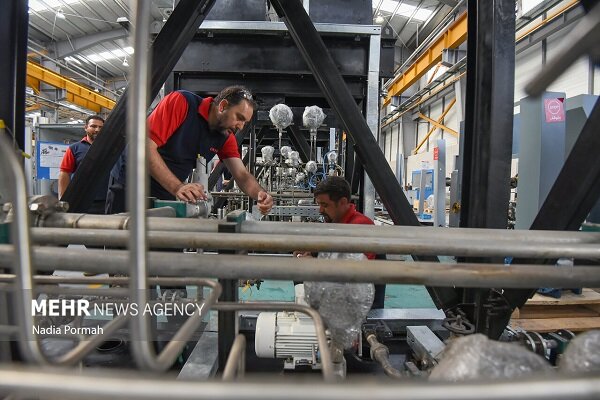 حسینی: کندی واردات و کمبود فضای صنعتی ازمشکلات واحدهای تولیدی بانه است