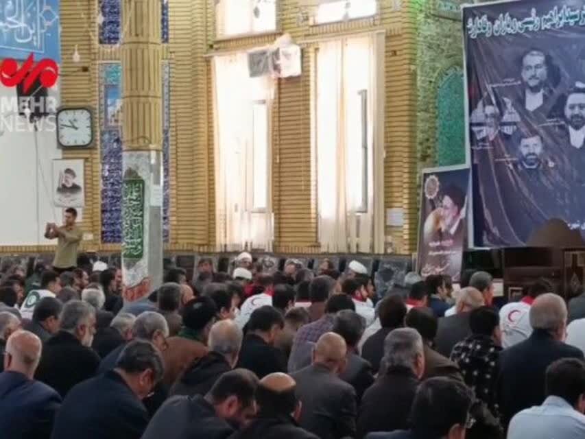 حضور اقشار مختلف مردم بیجار در آیین عزاداری شهیدخدمت