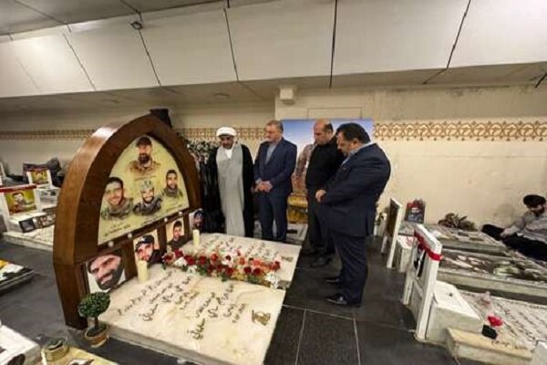 حضور جمعی از مسئولان بنیاد شهید در مراسم سالگرد سید شهدای مقاومت