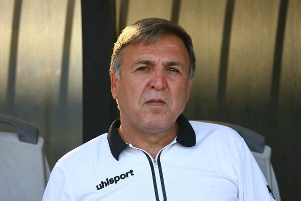 حضور جواد زرینجه در باشگاه استقلال