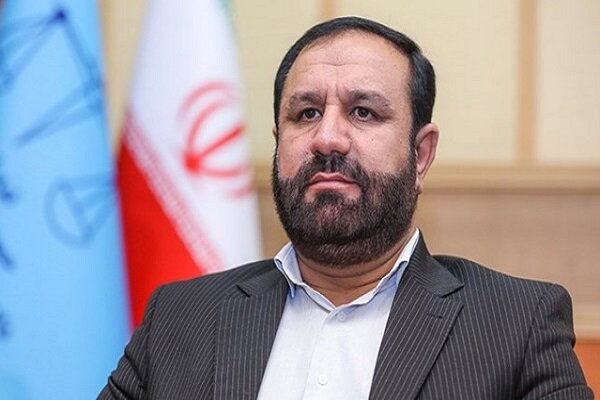 حضور در میان خانواده شهدا در تقویت روحیه معنوی موثراست