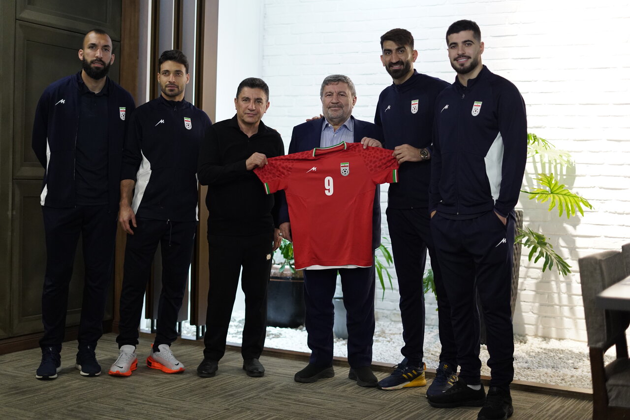 حضور رییس شورای اطلاعرسانی دولت در اردوی تیم ملی فوتبال