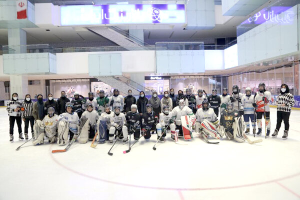 حضور سرپرست فدراسیون اسکیت در اردوی تیم ملی هاکی روی یخ بانوان