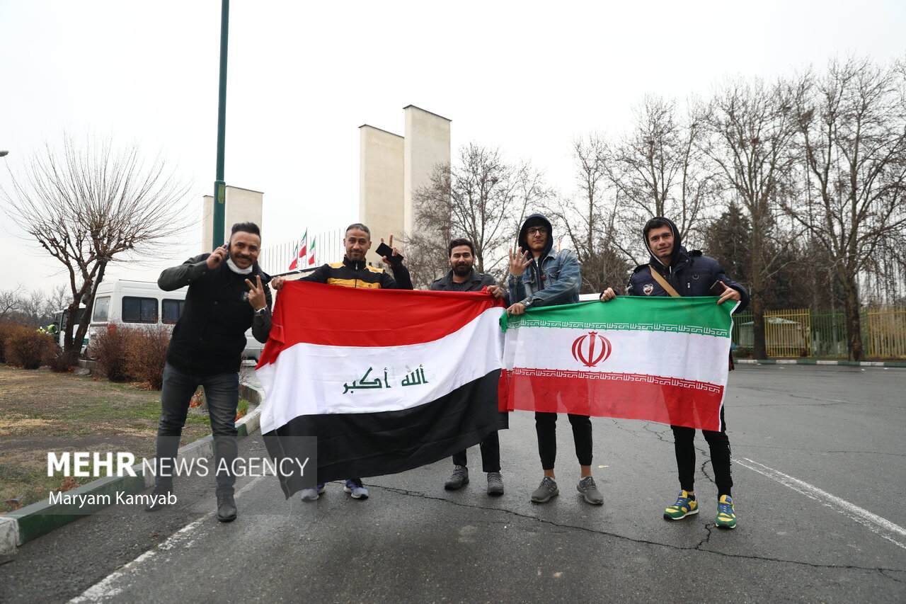 حضور سفیر عراق در ورزشگاه/ اشتیاق هواداران زن به تماشای فوتبال