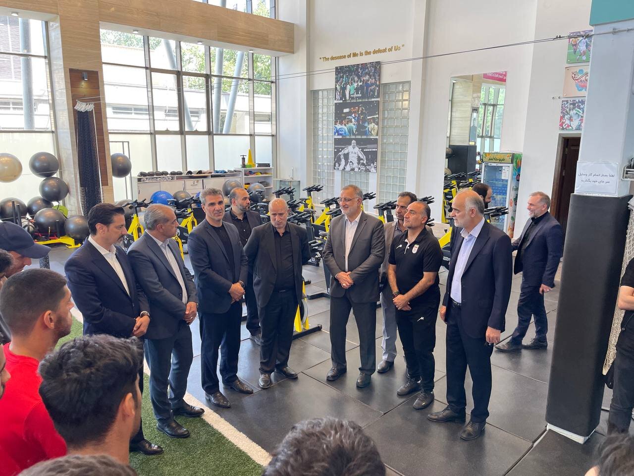 حضور شهردار تهران در کمپ تیم های ملی فوتبال