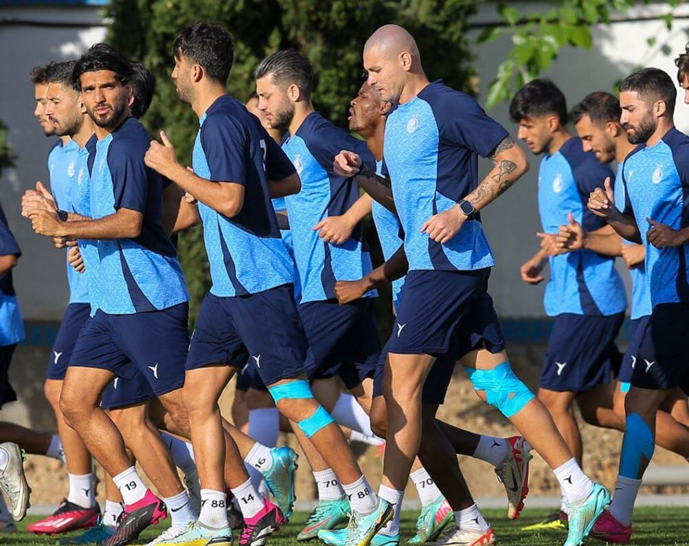 حضور مدیرعامل استقلال در تمرین قبل از بازی با آلومینیوم