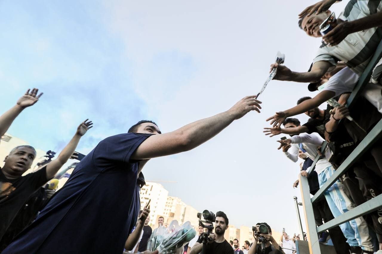 حضور هواداران در تمرین استقلال و تشویق چند پیشکسوت