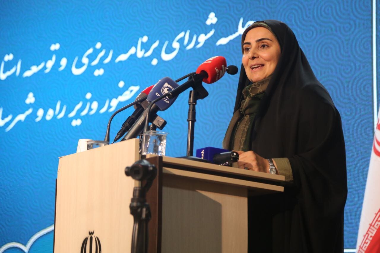 حضور وزیر راه و شهرسازی در جلسه برنامه‌ریزی و توسعه کردستان