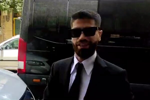 حضور یک بازیکن در باشگاه پرسپولیس با «تیپ» متفاوت/ سروش هم آمد!