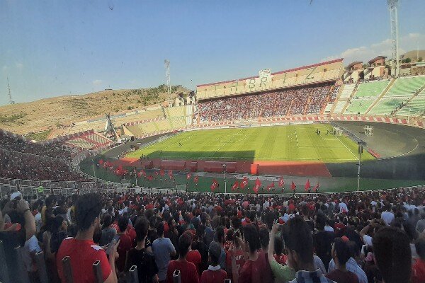 حضور ۴۰ هزار تماشاگر در ۲ ساعت مانده به بازی تراکتور-الشارجه