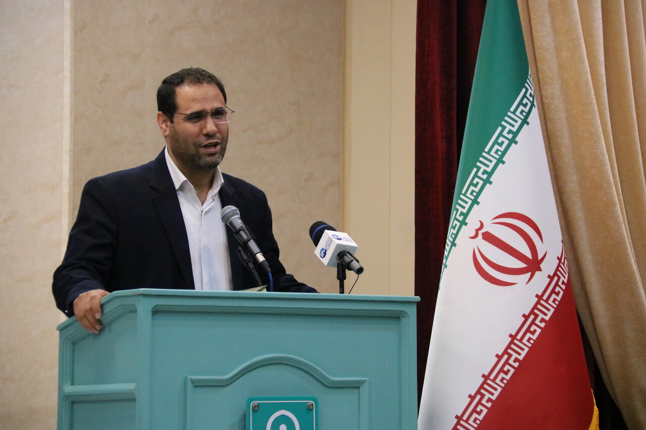 حفظ منزلت معلمان به رتبه بندی نیست/ انتقاد از حجم بالای کتبدرسی