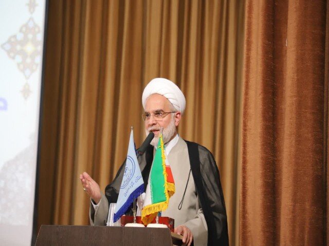 حلقههای میانی نهضت خدمترسانی به مردم را سرلوحه کار خودبدانند