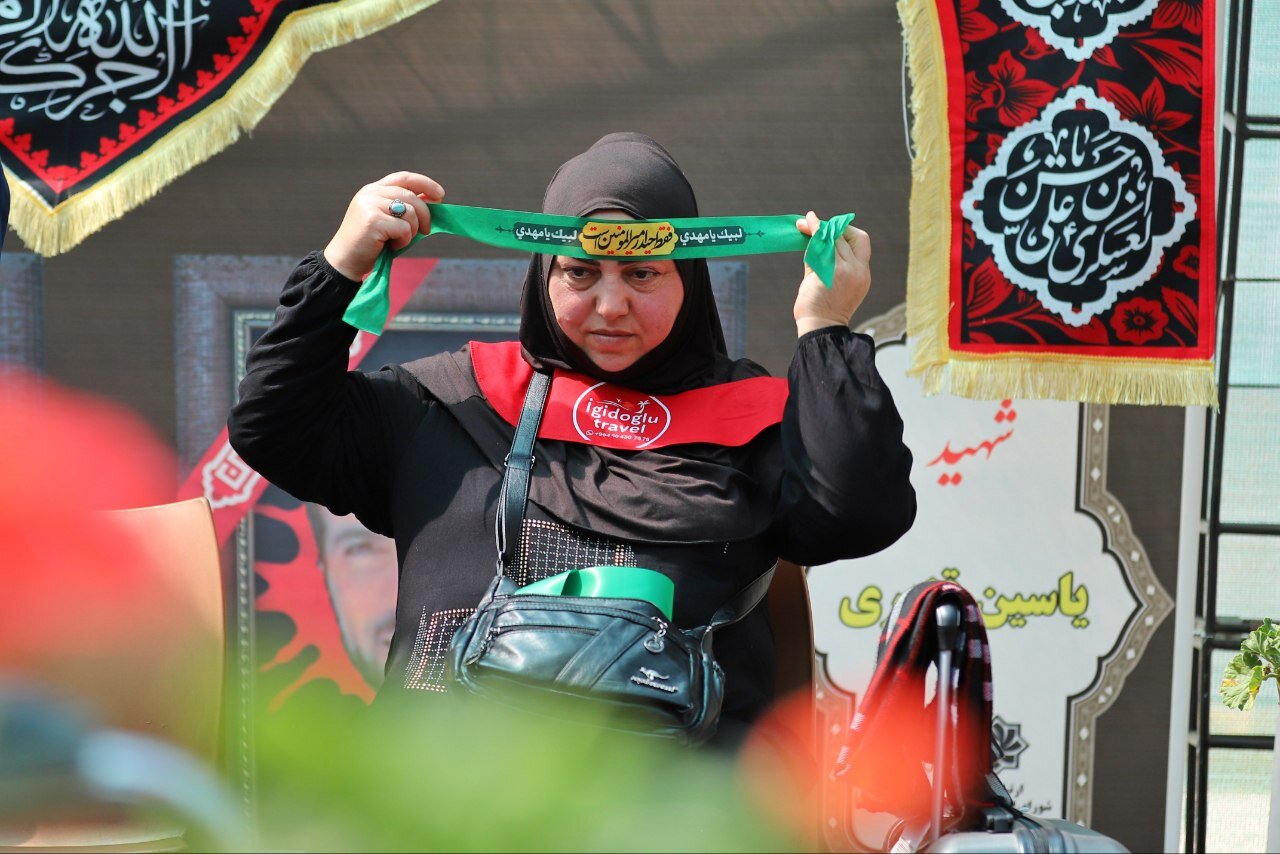 حمایت زائران کشور آذربایجان از مردم مظلوم غزه