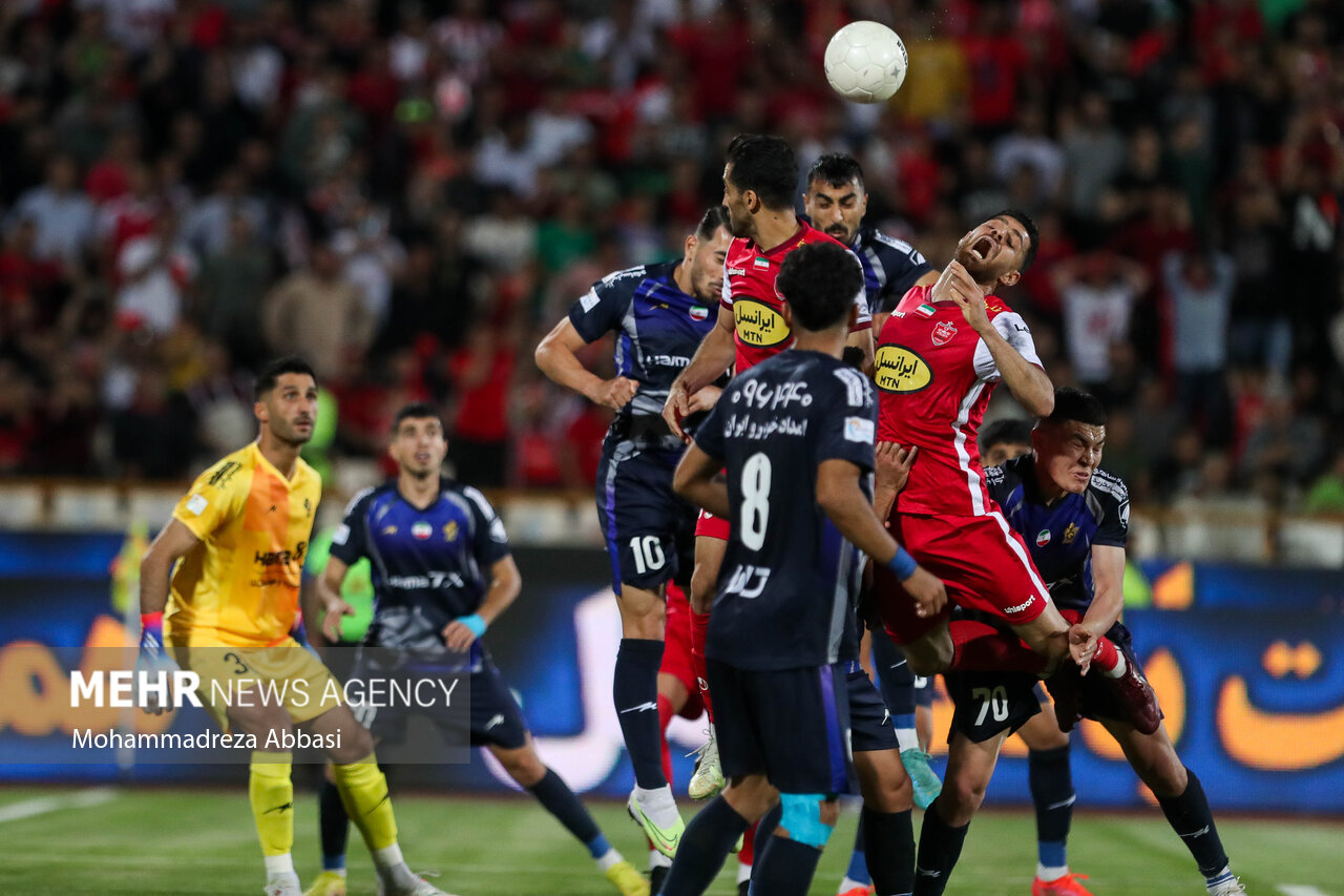 حمایت صنایع از استقلال و پرسپولیس/ تصمیمی برای جلوگیری ازبحران