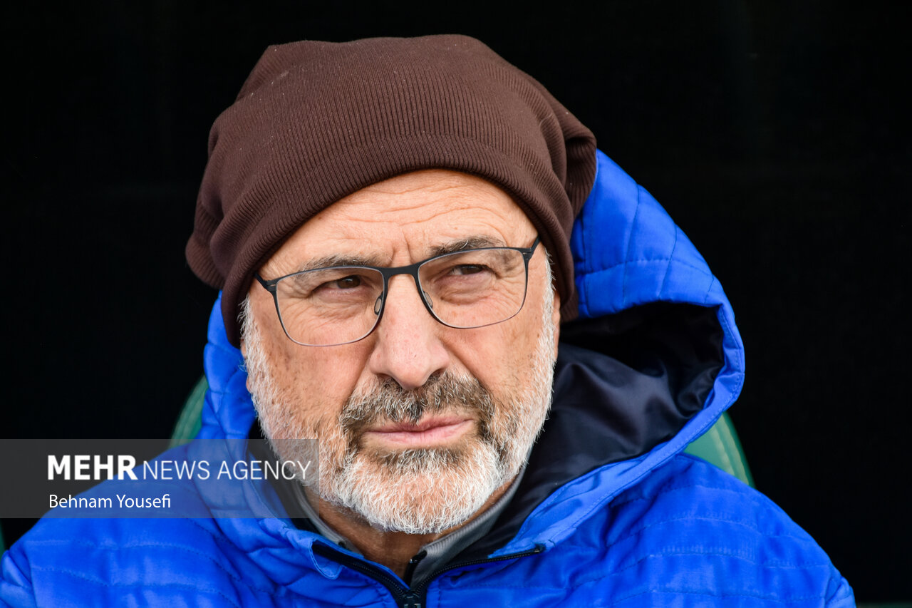 حمله سرمربی سابق استقلال به یوفا در حمایت از روسیه