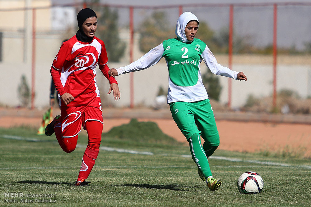 «خاتون بم» با پیروزی پر گل همچنان صدرنشین باقی ماند