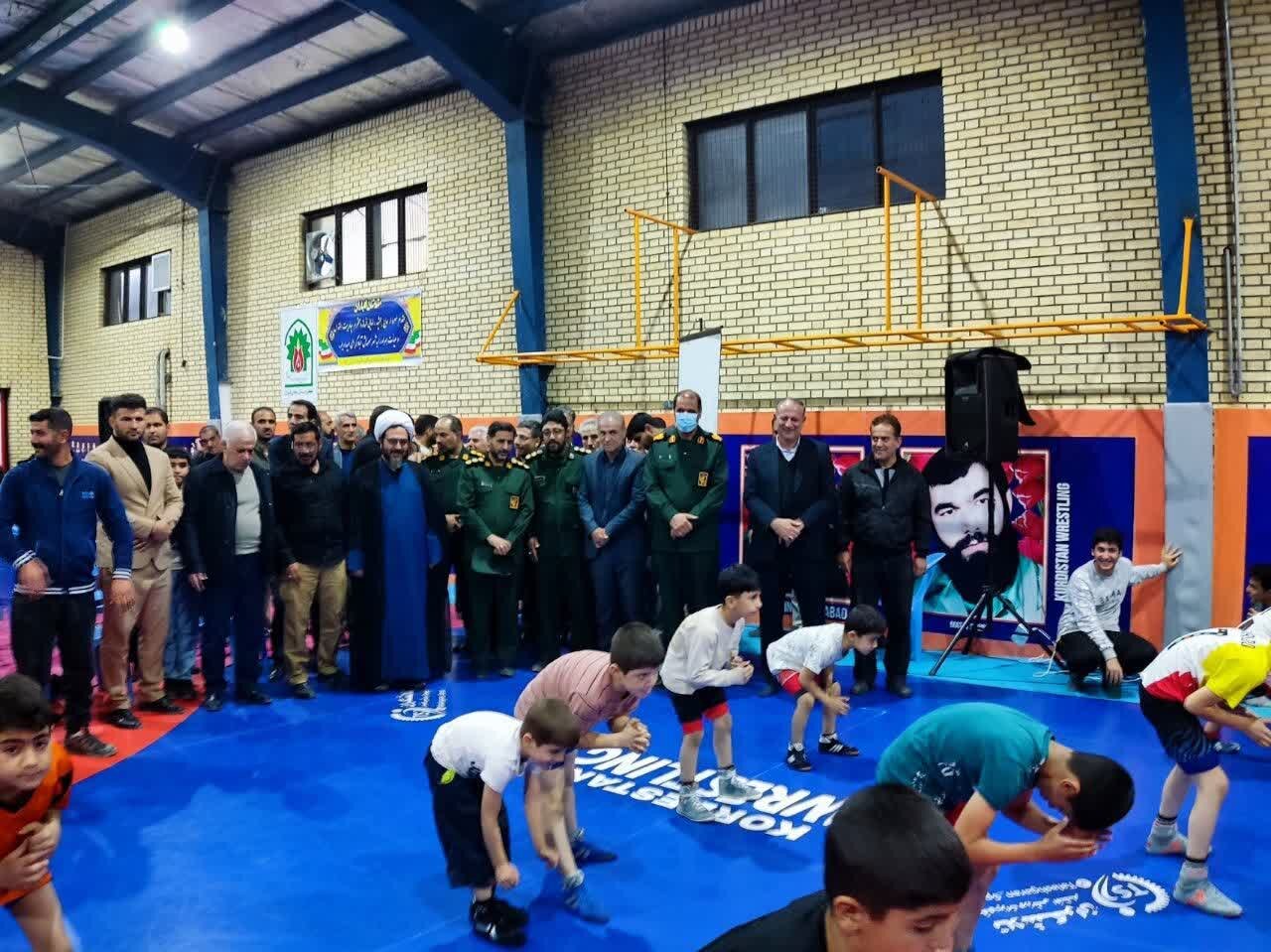 خانه کشتی «شهدای» شهر سریش‌آباد به مناسبت هفته بسیج افتتاح شد