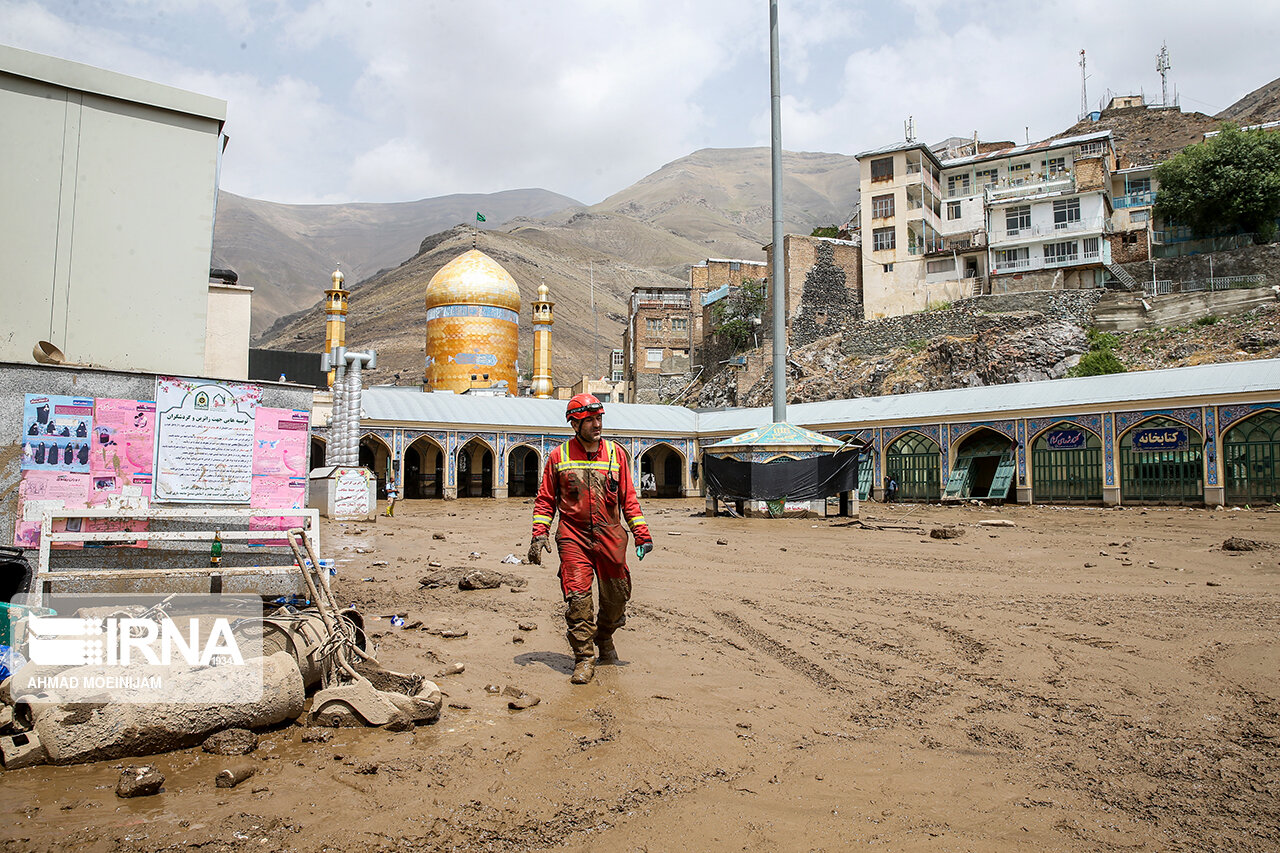 خانواده‌ فوتی‌های سیل منطقه امامزاده داوود به پزشکی قانونی مراجعه کنند