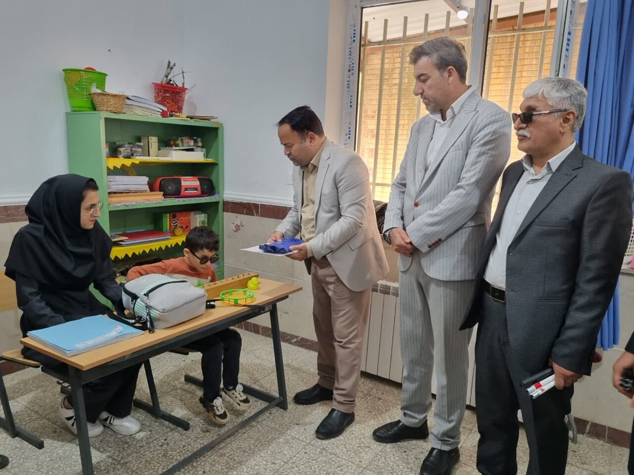 خانی: ۱۰۲ دانش‌آموز نابینا و کم‌بینا در مدارس کردستان تحصیل می‌کنند