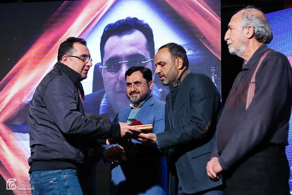 خبرنگار جوان کردستانی برگزیده بیستمین جشنواره کتاب و رسانهشد