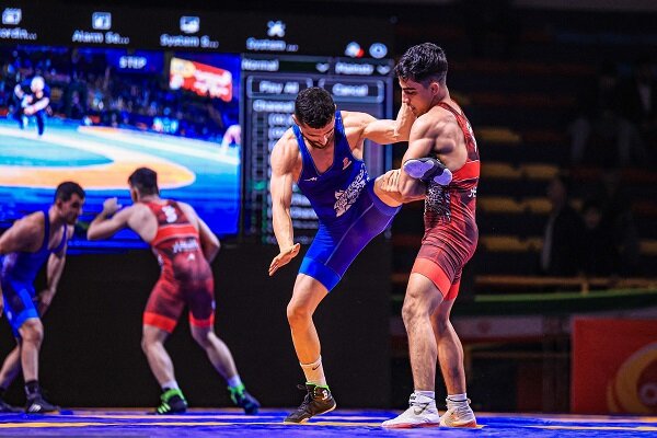 خدایی: بدن کشتیگیران شبیه ورزشکاران پرورش اندام شده است