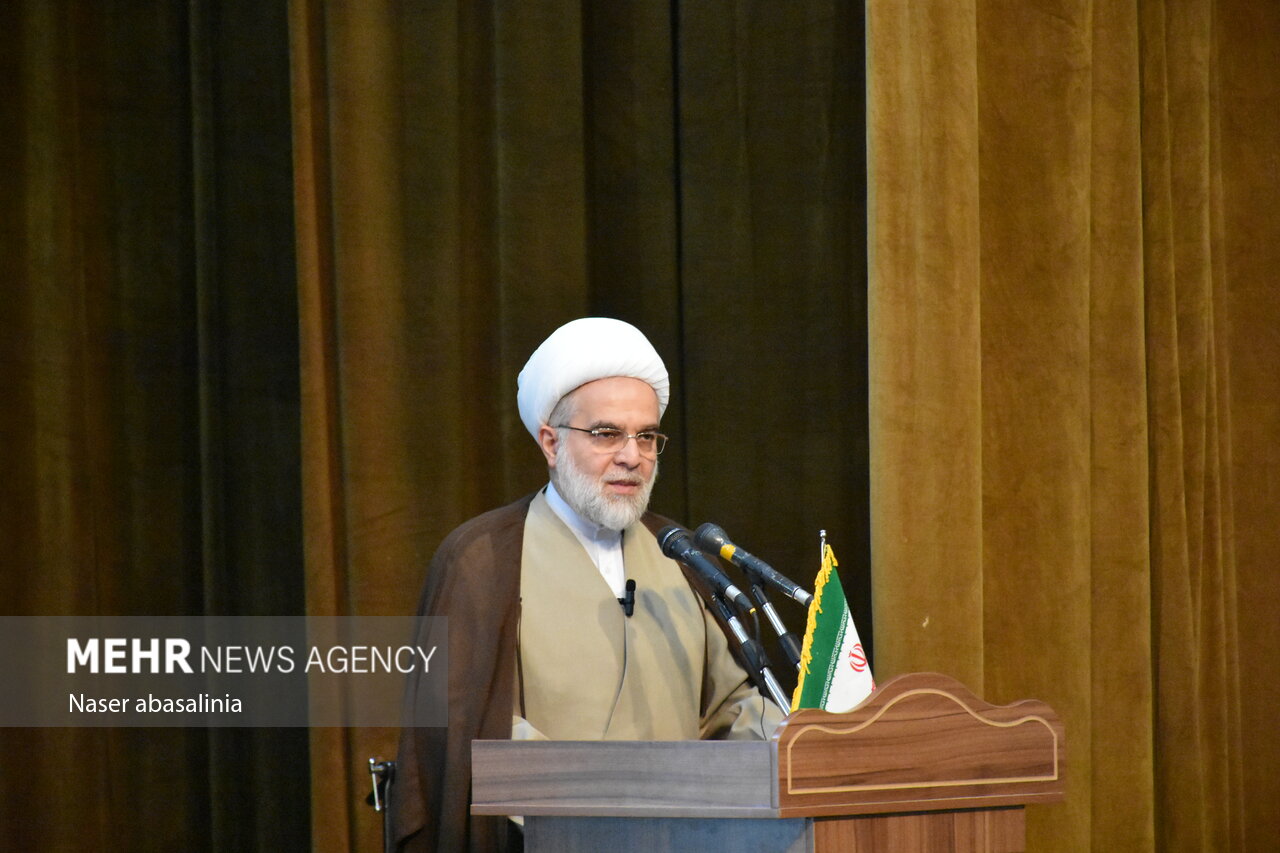 خدمت گذاری مردم هدف اصلی مسئولیت ها در نظام اسلامی ایراناست