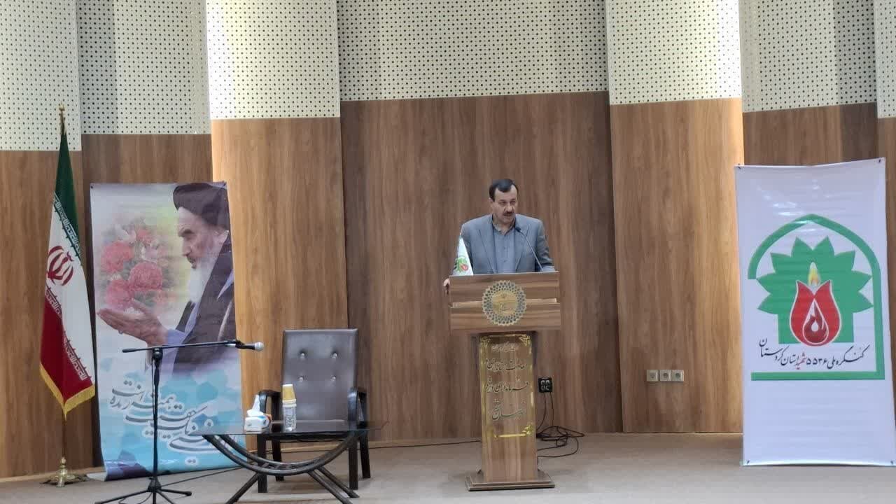 خدمتگزار بودن از شاخص‌های کارگزاران نظام اسلامی از نگاه امام راحل است