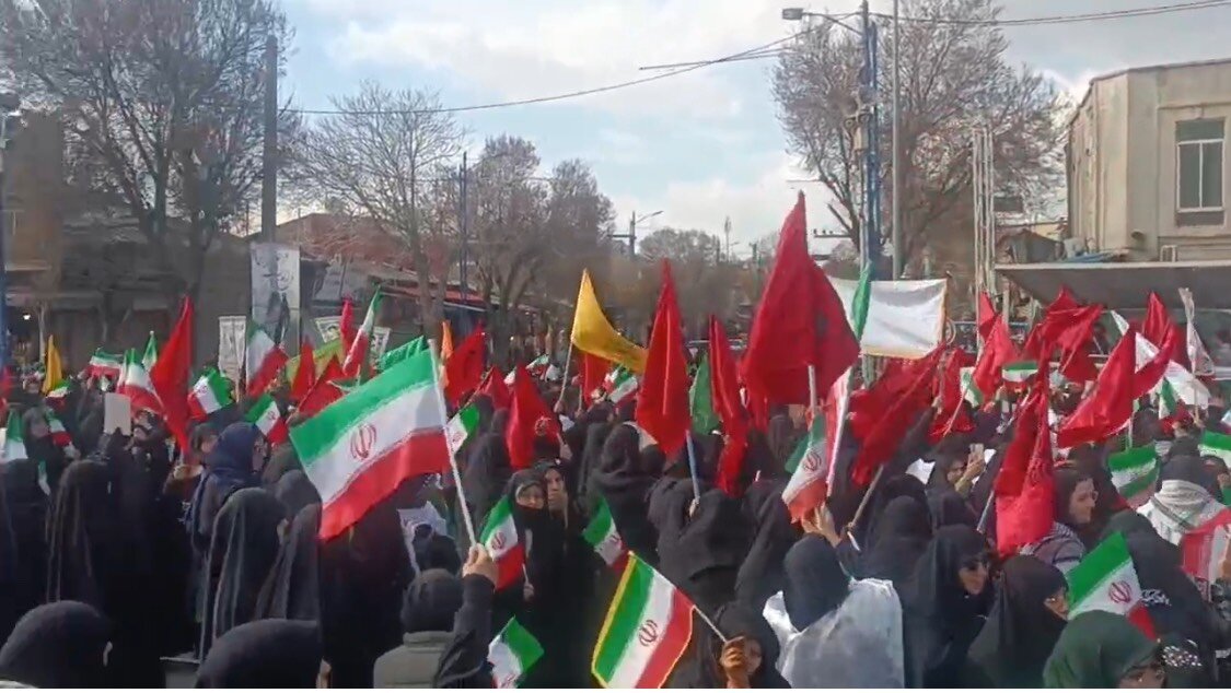 خروش بانوان ارومیه در تجدید میثاق با رهبر شهید