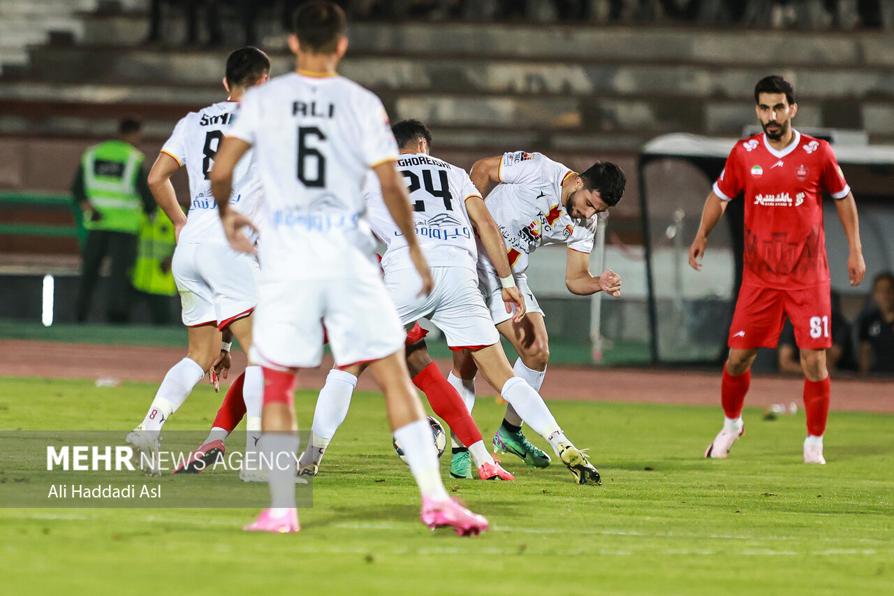 خرید پرسپولیس در آستانه تبعید به نیمکت