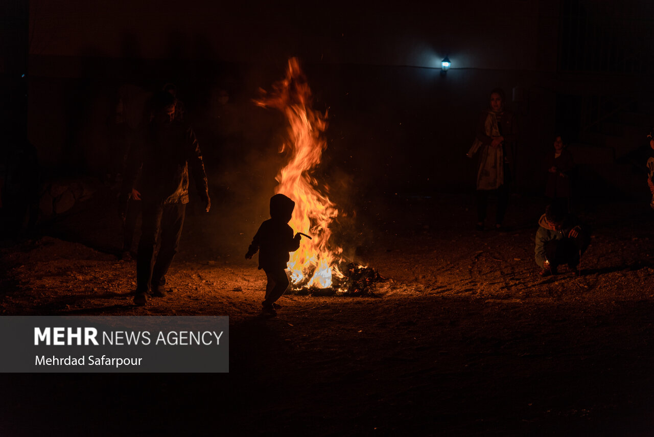 خرید، فروش و آموزش ساخت انواع مواد محترقه در فضای مجازی جرم است