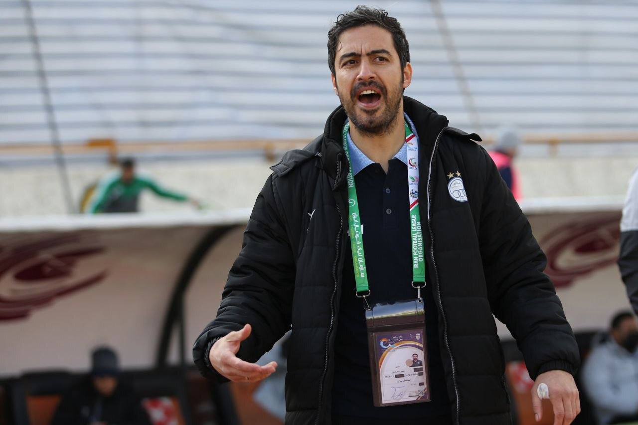 خسرو حیدری: از گفتن حرف سرمربی پیکان خجالت میکشم