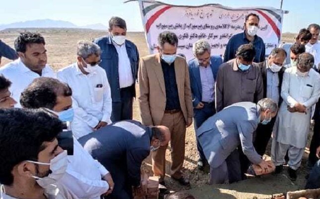 خشت گذاری مدرسه ۶ کلاسه خیّرساز در سیستان و بلوچستان آغاز شد