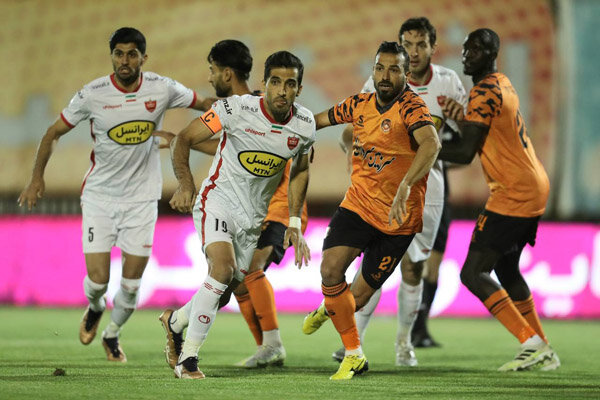 خطر از بیخ گوش بازیکنان پرسپولیس گذشت/ خوش شانسی برای دربی۱۰۰