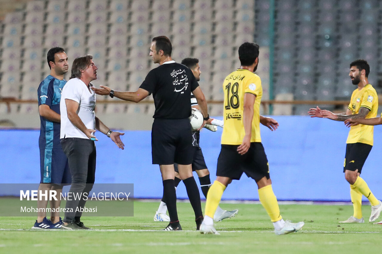 خطری که اشتباهات داوری به همراه دارد/ فدراسیون فوتبال ورود کند